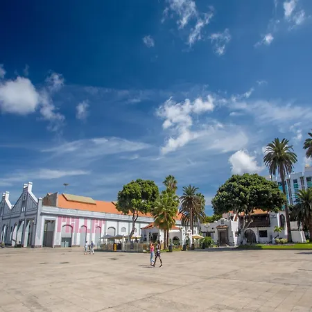 In Palmas Near Playa De Canteras * Las Palmas de Gran Canaria